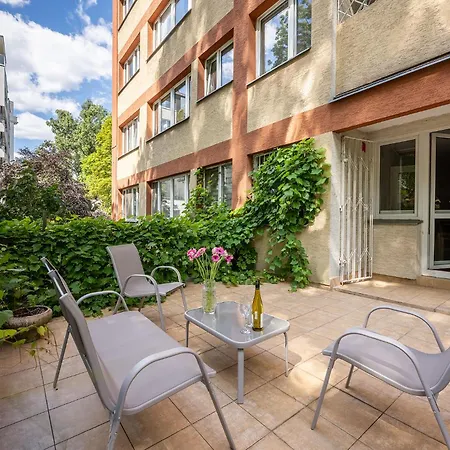 Solec 79a Mieszkanie Z Prywatnym Parkingiem Oraz Tarasem Oddzielna Sypialnia ワルシャワ