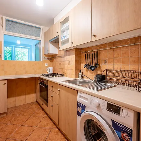 Solec 79a Mieszkanie Z Prywatnym Parkingiem Oraz Tarasem Oddzielna Sypialnia *