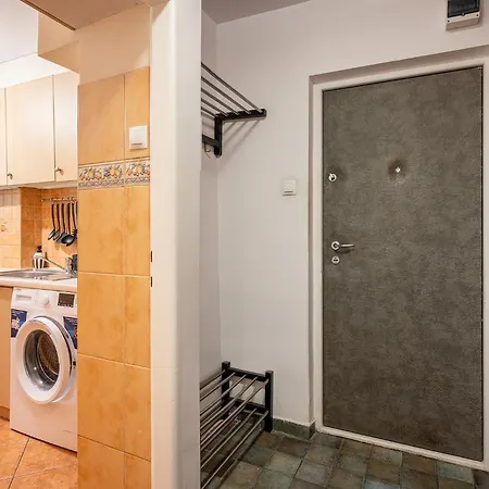 Solec 79a Mieszkanie Z Prywatnym Parkingiem Oraz Tarasem Oddzielna Sypialnia Varsovia