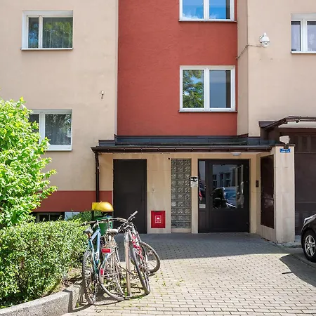 Solec 79a Mieszkanie Z Prywatnym Parkingiem Oraz Tarasem Oddzielna Sypialnia Apartamento Varsovia