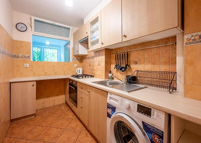 Solec 79a Mieszkanie Z Prywatnym Parkingiem Oraz Tarasem Oddzielna Sypialnia *